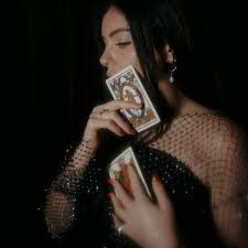 Saige Levine's Instagram, Twitter & Facebook