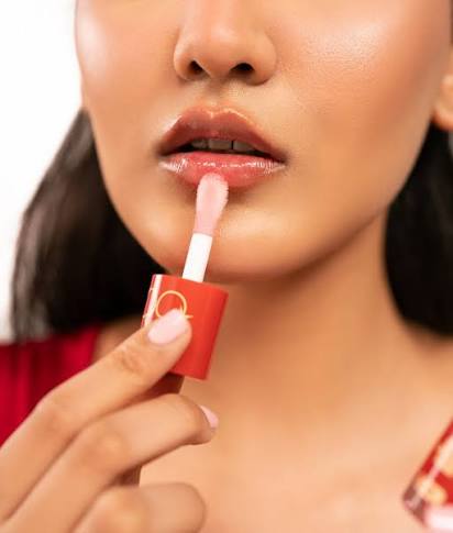 soft. glossy. craveable. clinically delicious. ✦ introducing HER Lips. four  lip products that feel as good as they sound. peptide-infused,  bakery-inspired, and made to do so much more than just sit pretty.