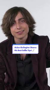 #AidanGallagher shares the best selfie 🤳🏻tips! ☂️ #umbrellaacademy  #number5theumbrellaacademy