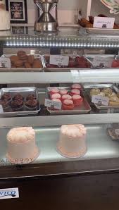 Siguenos en tik tok @flowersbakery. The Bluegrass Baker 201 West Dixie Street London Ky 2021