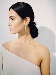 The beloved celebrity knows how to own all that she wears, from dresses to hairstyles. Top 5 Hairstyles For A One Shoulder Wedding Dress Bridal Styling Advice