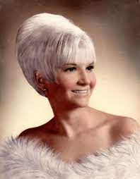 Coiffure Courte Annee 60 Vintage Hairstyles Bouffant Hair Retro Hairstyles