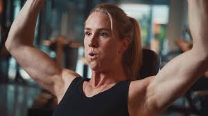 Birgit skarstein debuterte som programleder under idrettsgallaen på hamar i helgen. Treningssenter Tar Oppgjor Med Kroppspress Far Med Seg En Verdensmester Pa Laget Kampanje