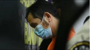 Album pertamanya ialah kapten, dirilis pada tahun 2006. Jist95nsmzccsm