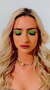 Honey Collins's Instagram, Twitter & Facebook