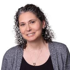 Kelly Raphael's Instagram, Twitter & Facebook