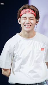  Taehyung Pics On Twitter Kim Taehyung Wallpaper Taehyung Smile Kim Taehyung