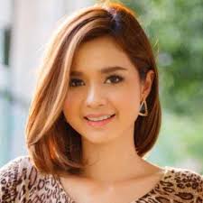 Cara potong rambut layer sendiri di rumah , cara memotong rambut sendiri divideo kali ini aku mau share aja cara aku pertama. Mau Lebih Stylish 9 Rekomendasi Gaya Rambut Wanita Yang Bisa Kamu Coba Nih 2020