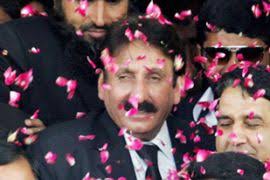 Blast strikes Islamabad rally