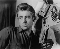 He is remembered as a cultural icon of teenage disillusionment and social estrangement. James Dean Der Mysteriose Unfalltod Einer Legende