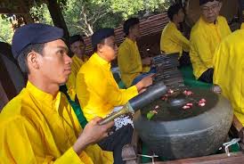 Pernikahan sunan gunung jati selanjutnya dianggap sebagai perjodohan yang paling berpengaruh dalam penyebaran islam di cirebon dan priangan. Idul Fitri Gamelan Peninggalan Sunan Gunung Jati Ditabuh Republika Online