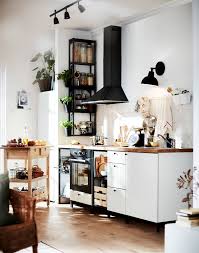 Debes tener en cuenta muchos factores, desde tomas de luz y agua hasta donde colocar cada uno de los electrodomésticos, pasando por la. Cocinas Ikea De 2021 Todas Las Novedades Del Catalogo