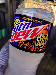 Der zitrus flavor bleibt leicht im hintergrund. Mountain Dew Voodew Soda Review Dinosaur Dracula