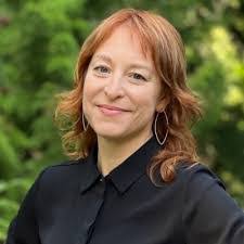 Melanie Borg's Instagram, Twitter & Facebook