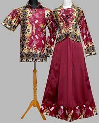 Untuk orang yang berasal dari daerah kalimantan mungkin tidak asing mendengar pakaian yang terbuat dari bahan sasirangan ini karena asal dari bahan model baju sasirangan itu sendiri dari. 70 Desain Baju Batik Wanita Gemuk Model Baju Wanita Wanita Batik