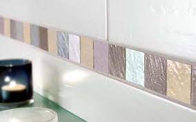 Achten sie nach dem fliesen, dass sie die bordüren besonders gut reinigen, es kommt darauf an, dass sie die eigenheiten ihrer bordüren zum strahlen bringen, um den kontrast richtig zur geltung zu bringen. Fliesen Borduren Bordurenfliesen Fliesen Leisten Endlosborduren Glasborduren Berlin Potsdam Und Brandenburg