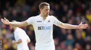 Find out everything about gylfi sigurdsson. Swansea City Gylfi Sigurdsson Named Player Of The Year Bbc Sport