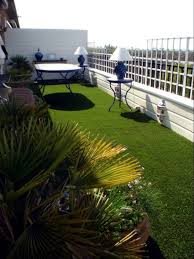 The Synthetic Grass For Balcony And Terrace Easy To Clean And Green All Year Round Interior Design Ideas Ofdesign