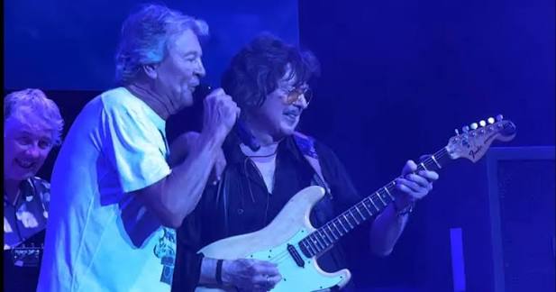 Tonight Ritchie Blackmore performed with Deep Purple, the legendary hard rock group he co-founded, for the first time since 1993. The guitarist announced the planned reunion on Instagram on Tuesday, revealing that