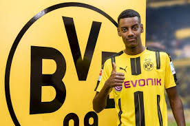 The latest addition to dortmund's team is arguably one the most exciting. New Zlatan Ibrahimovic Alexander Isak 17 Snubs Real Madrid To Sign 8 8m Move To Borussia Dortmund From Aik