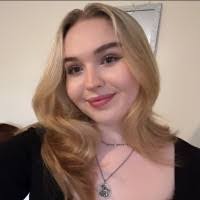 Lily Gunn's Instagram, Twitter & Facebook