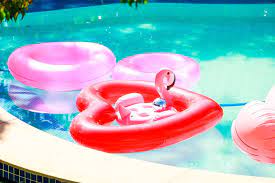 pool party verao casa de praia bahia imbassai piscina boias flamingo roteiro ferias de verao bahia nordeste blog do math www blogdomath com br insta mat
