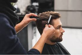 En effet, une formation de base en coiffure est nécessaire pour devenir coiffeur pour homme ou se spécialiser dans l'entretien de la barbe. Formation Coiffure Barbier Hommes Cqp