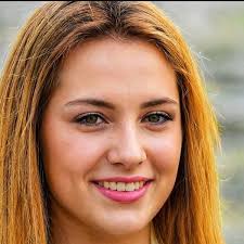 EXPLORE TAIWAN 2025: Things to do , Budget friendly Travel Tips, Must-See  Destinations, Top Itineraries, Restaurants, Must Visit Destination and  Places to Explore in Taipei (Travel And Explore): Maureen, Daniel:  9798311226394: Amazon.com: