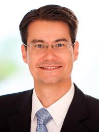 Stefan E. Weishaar教授-中国政法大学法与经济学研究院