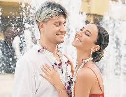 Ольга находится в плачевном состоянии и просит поклонников о понимании. Buzova I Manukyan Lyubov Ili Gramotnyj Piar