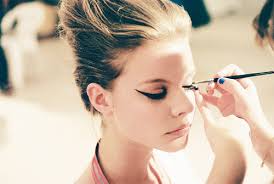 Resultado de imagem para gatinho menina delineado