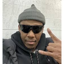 Darian Palmer's Instagram, Twitter & Facebook