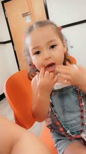 Sarah Holcombe (@sarahholcombe94)