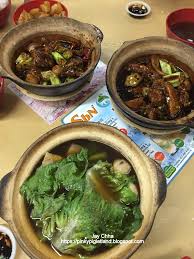It is served with white rice or yam rice, along with eu char koay, oil vegetables. Seong Huat Bak Kut Teh Sungai Dua Penang