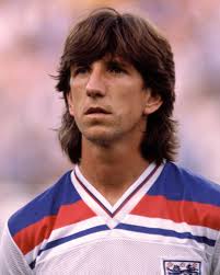 Mariner var en senterspiss i løpet av sine spilledager og begynte karrieren hos chorley. Paul Mariner