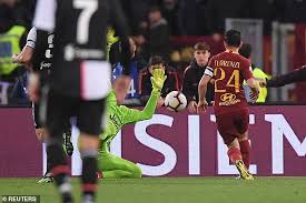 Naijacampusjams is an online media delivering quality and verifiable nigerian content to home and abroad. Cristiano Ronaldo Mocks Roma S Alessandro Florenzi For His Height Daily Mail Online