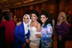 احتفلت المطربة الشابة فيروز ابنة الفنانة المصرية نادية مصطفى، والمطرب السوري أركان فؤاد، بعقد قرانها مساء أمس الجمعة على محمد أحمد الفولي، نجل اللواء أحمد الفولي نائب رئيس الاتحاد الأفريقى للتايكوندو، بدار مناسبات. Ø¨Ø­Ø¶ÙˆØ± Ù‡Ø§Ù†ÙŠ Ø´Ø§ÙƒØ± ÙˆÙŠØ³Ø±ÙŠ Ù†ØµØ± Ø§Ù„Ù„Ù‡ Ù†Ø§Ø¯ÙŠØ© Ù…ØµØ·ÙÙ‰ ØªØ­ØªÙÙ„ Ø¨Ù‚Ø±Ø§Ù† Ø§Ø¨Ù†ØªÙ‡Ø§ ÙÙŠØ±ÙˆØ² Ø£Ø±ÙƒØ§Ù† ØµÙˆØ± Ù…Ø¬Ù„Ø© Ù‡ÙŠ