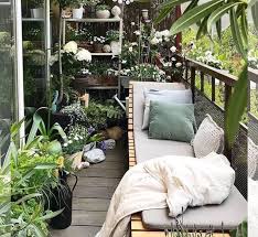 Con l'arrivo della bella stagione ci viene voglia di vivere i nostri spazi all'aperto e di arredare balconi, terrazzi e giardini per dare il benvenuto alla primavera: Cele Mai Recente Pantofi Exclusivi Los Angeles Arredare Un Balcone Amazon 101openstories Org
