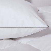 Avec ses surpiqûres carrées et ses belles finitions, cette couette va apporter une touche esthétique en plus dans votre chambre à coucher. Couette 240x220 Cm 2 Oreillers En Plume D Oie 500g M Anti Acarien