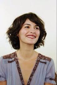 Playful French Bob For Wavy Hair Short Wavy Hair Bob Hairstyles Short Hair With Bangs