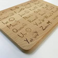 Das Abc Fruhstucksbrett Aus Buche Holz Zum Lernen Geschenkidee Zum Schulanfang Diese Tolle Geschenkidee Haben Wi Fruhstucksbrett Geschenk Einschulung Lernen