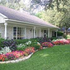 34 Awesome Landscaping Front Yard Ideas Popy Home Front Yard Garden Design Front Yard Landscaping Design Front Yard Garden