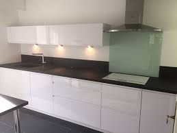 Cuisine Blanche Sans Poignees White Kitchen Cuisine Blanche Cuisine Cuisine Avant Apres