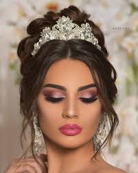 Latest and best wedding hairstyles, haircuts, hairstyle trends year.yeux marrons, maquillage mariage oriental, maquillage libanais mariage, maquillage sophistiqué, visage coiffure mariage couronne fleurs. 41 Meilleures Idees Sur Coiffures Ondulees Coiffure Mariee Coiffure Mariage Coiffure
