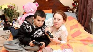 We did not find results for: Alfie Un Papa De 13 Ans Qui Choque Les Anglais Ladepeche Fr