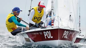 Agnieszka skrzypulec i jolanta ogar prowadzą po czterech wyścigach żeglarskiej klasy 470 w olimpijskiej rywalizacji w enoshimie. Hec9a6s0ezoc5m