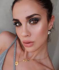 Looking For The Best Eyeshadow For Brown Eyes You Re In Luck From Cream To Purple Discover Best Eyeshadow For Brown Eyes Eyeshadow For Brown Eyes Eye Makeup