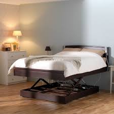 On pourra avoir des différences de hauteur a titre d'exemple, une âme de 12 cm de latex est suffisante pour un adulte en couchage quotidien. Lit Releveur A Hauteur Lit Medicalise Et Lit Releveur Tous Ergo