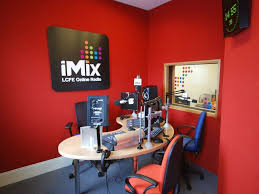 Pin By Carlos Aldair On Jettway Radio Podcast Studio Home Studio Music Tv Set Design