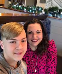 Mum 'mortified' at photo of her standing 'first in buffet queue' loses 12  stone